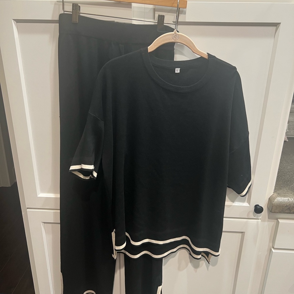 Elings Black Set with Cream Accents EUC
